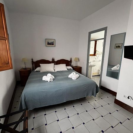 Hotel Entreolivos Ел Педросо Екстериор снимка