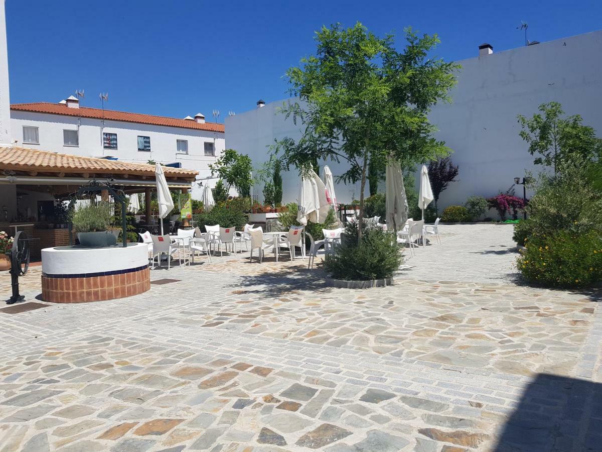 Hotel Entreolivos Ел Педросо Екстериор снимка