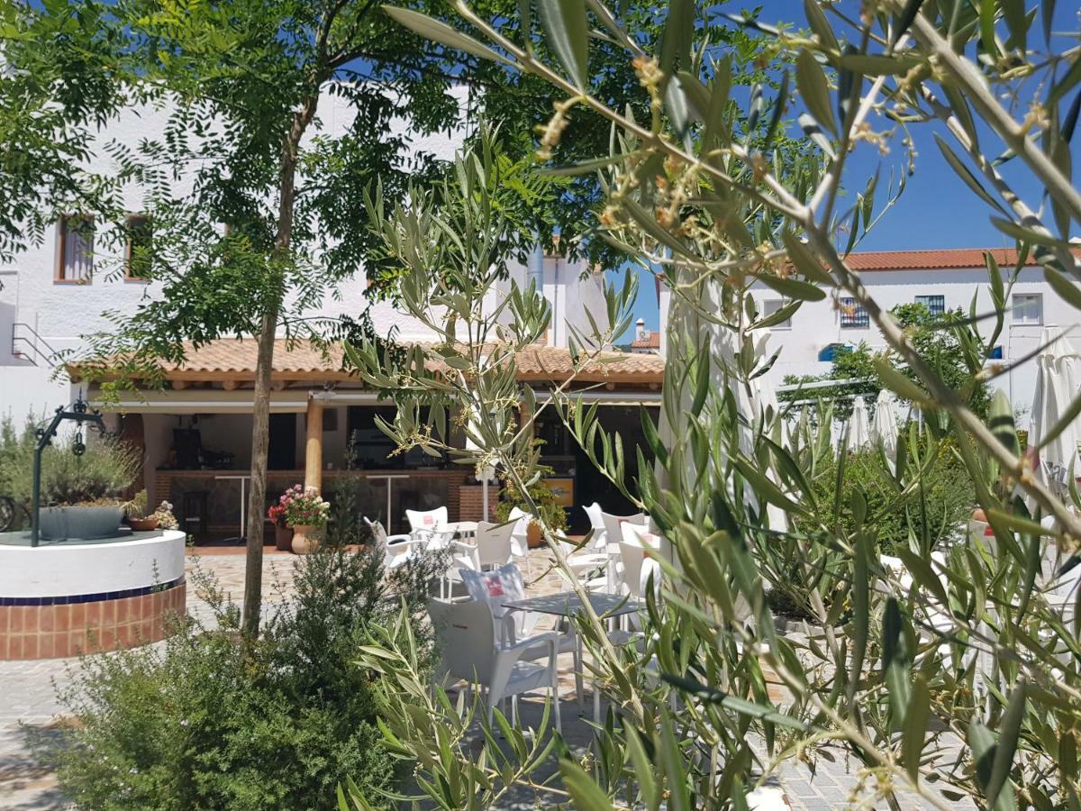 Hotel Entreolivos Ел Педросо Екстериор снимка